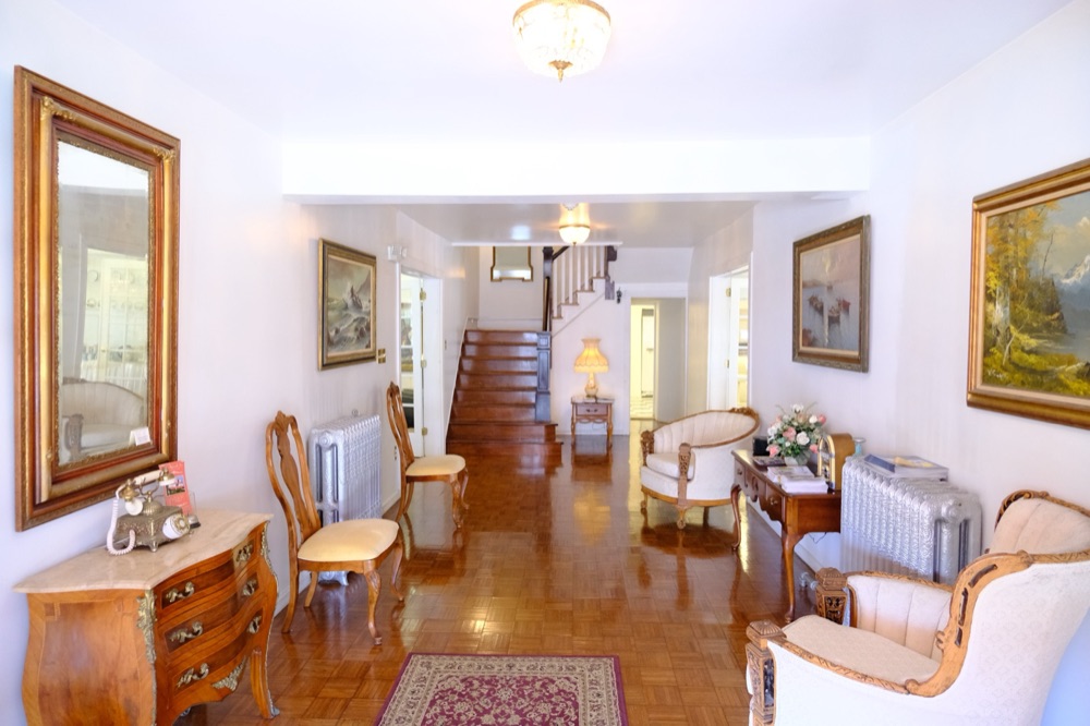The grand foyer and staircase
